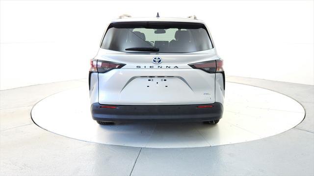 2023 toyota sienna xle 8 passenger