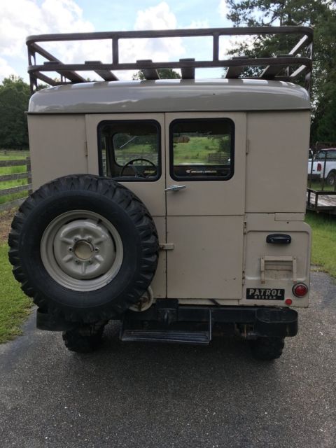 nissan patrol jeep