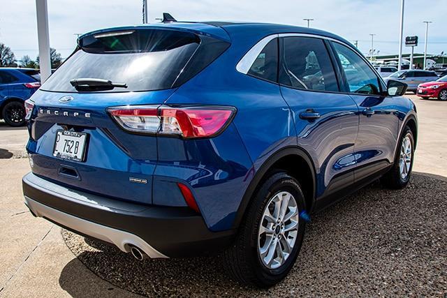 2022 ford escape se