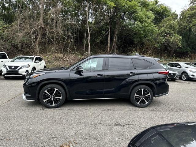 2022 toyota highlander xse