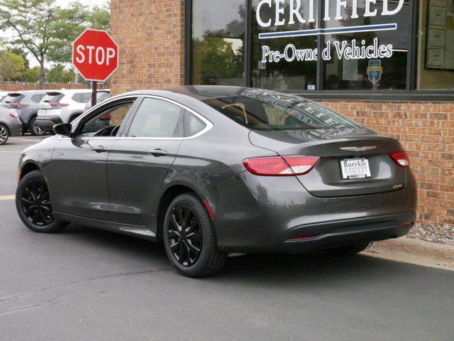 2017 chrysler 200 touring