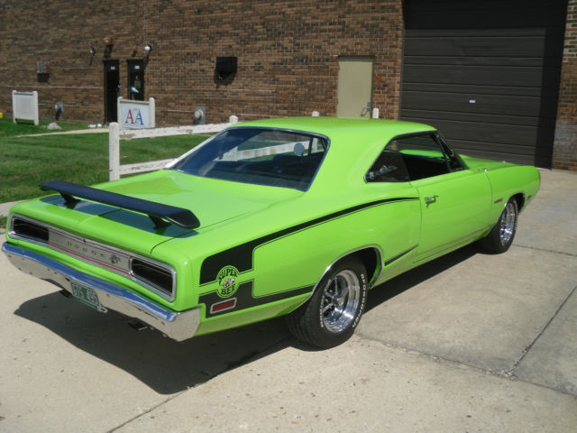 1970 440 six-pack super bee hemi 4-speed trans dana 60 rear end bench seat
