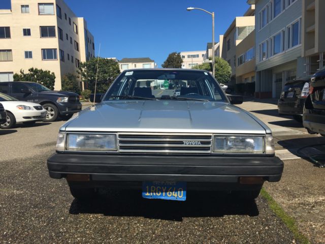 1986 toyota camry le sedan 4-door 2.0l
