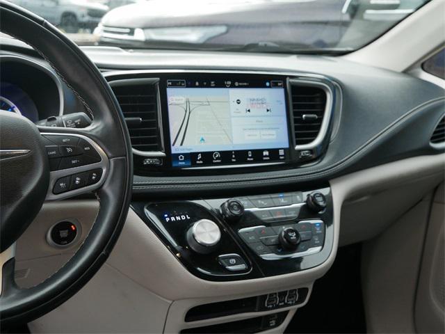 2022 chrysler pacifica hybrid touring l