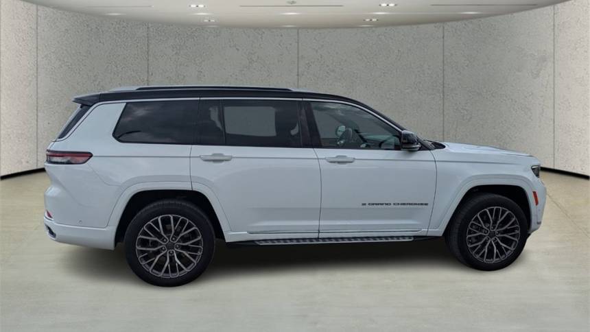2022 jeep grand cherokee l summit