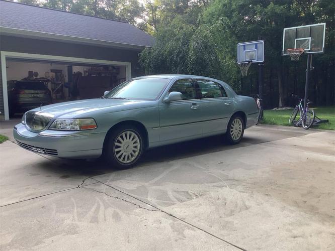 2005 lincoln town car in bennington, vermont