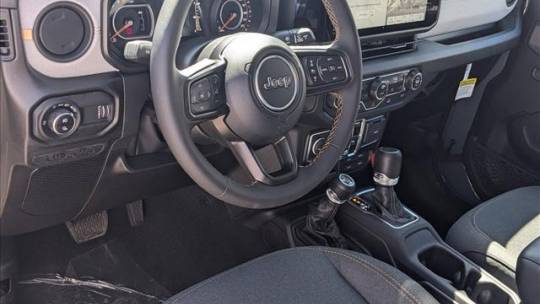 2024 Jeep Gladiator