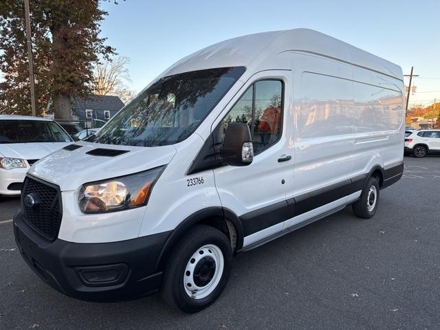 2022 ford transit-250 base