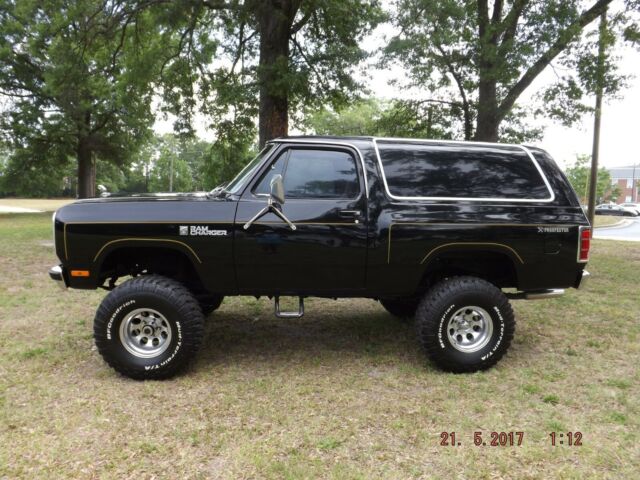 1982 dodge ramcharger prospector 4x4, 4spd, 95k, not many left like this !