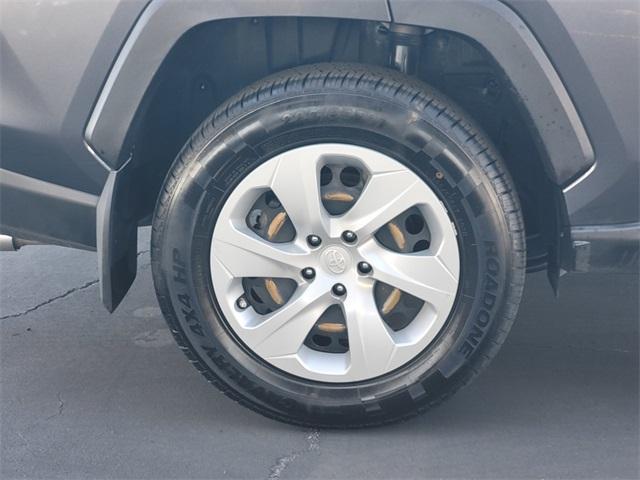 2019 toyota rav4 le