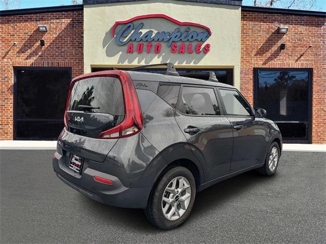 2022 kia soul s