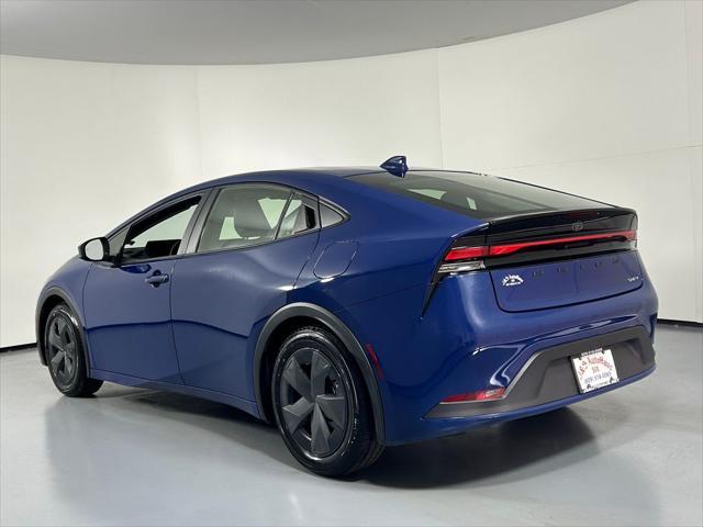 2023 toyota prius le