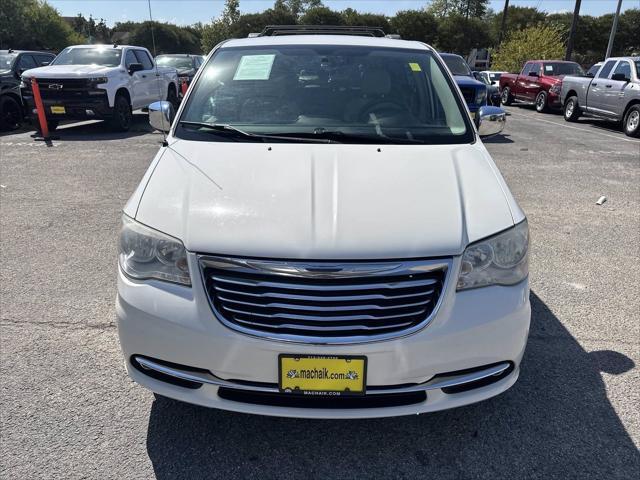 2013 chrysler town & country touring-l