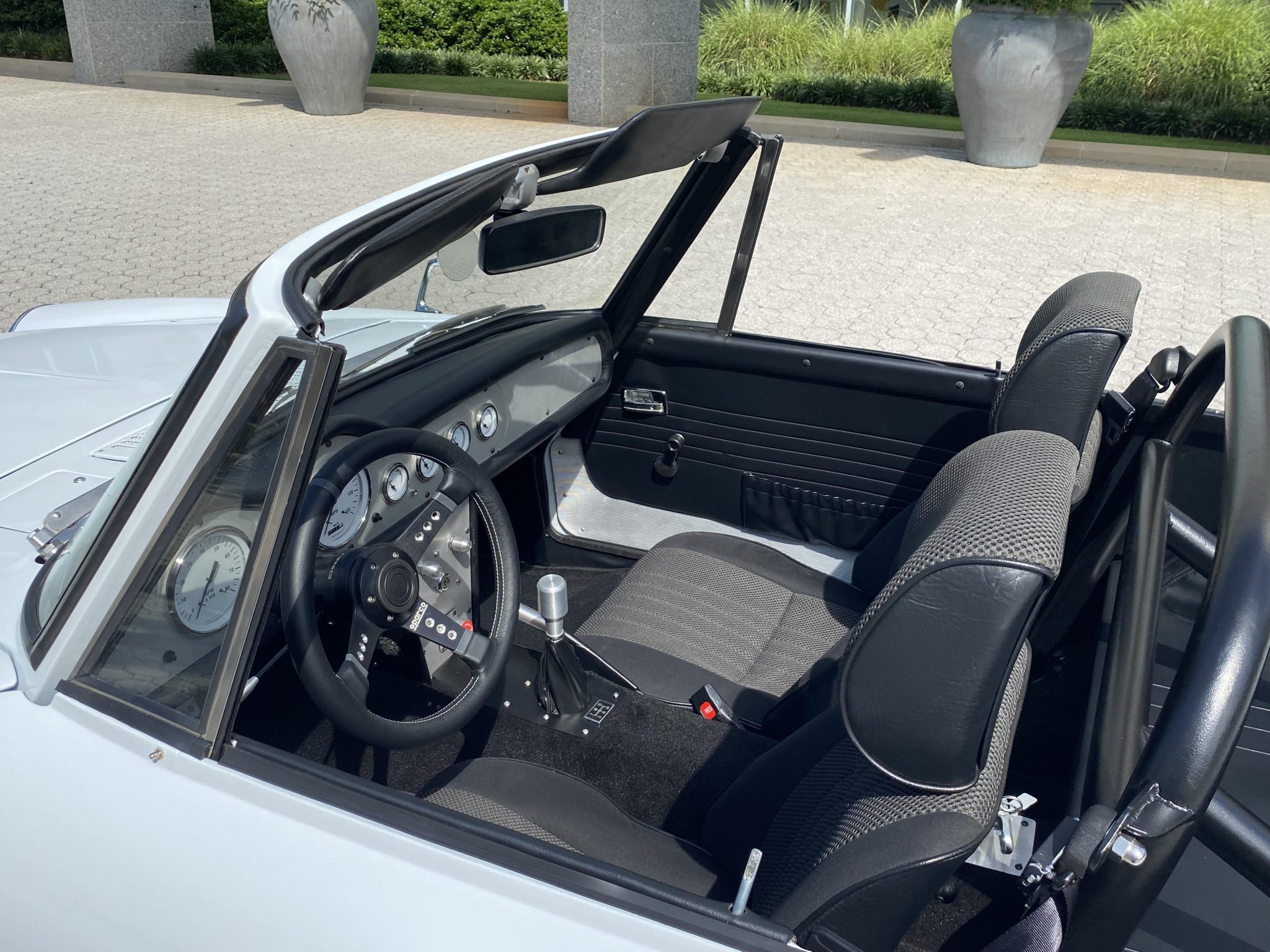 1969 datsun 2000 roadster 5-speed