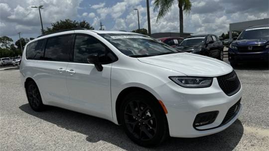 2024 Chrysler Pacifica