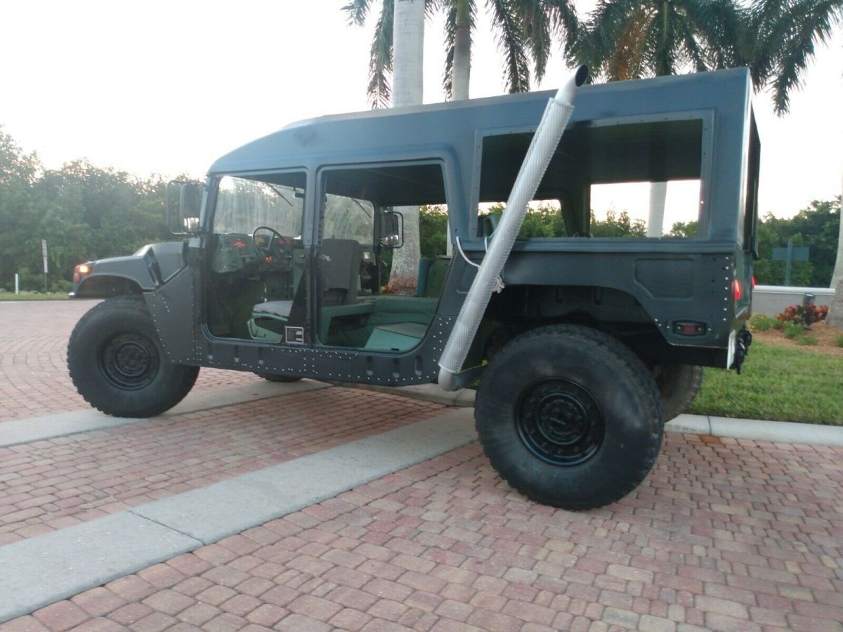 1992 am general m-998 h1 humvee hummer 4x4 custom paint/ h1 military helmet top