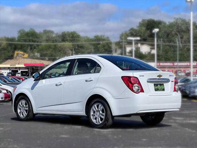 2016 chevrolet sonic lt