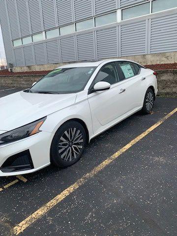 2023 nissan altima 2.5 sv