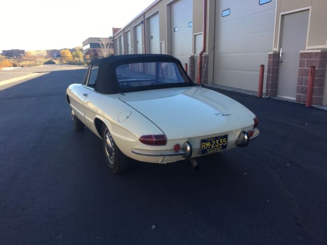 1967 alfa romeo 1600 duetto spider roundtail