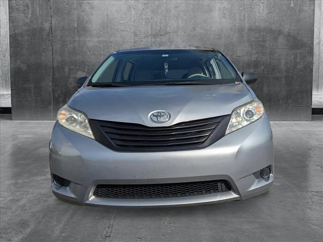 2013 toyota sienna se