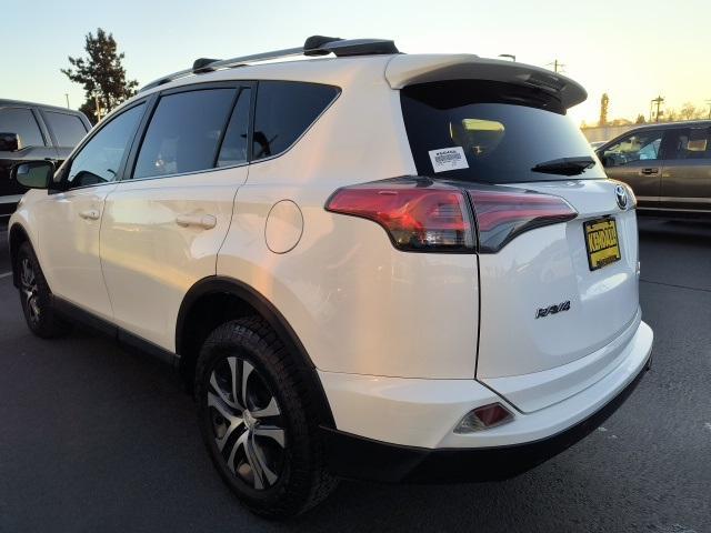 2017 toyota rav4 le