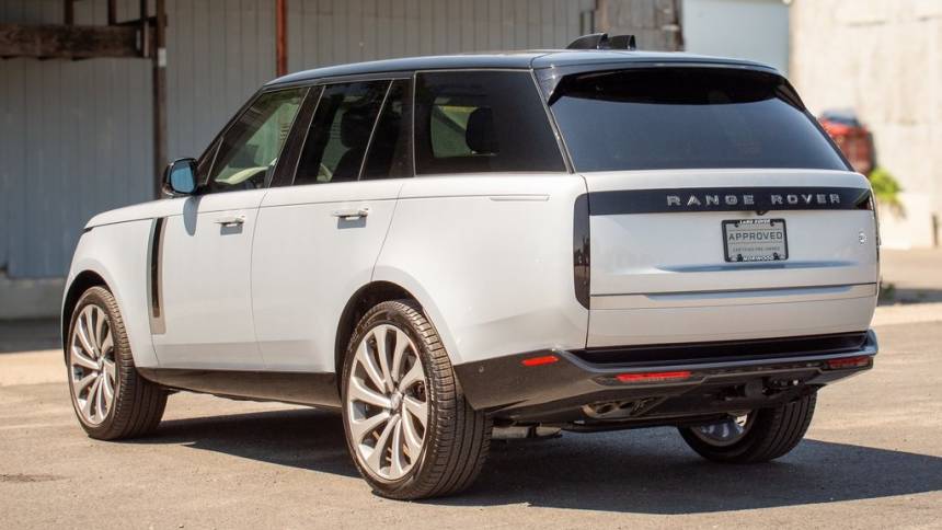 2024 land rover range rover p615 sv