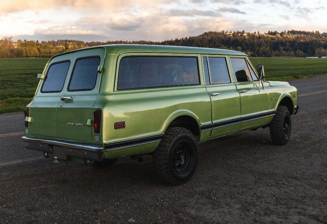 chevrolet suburban