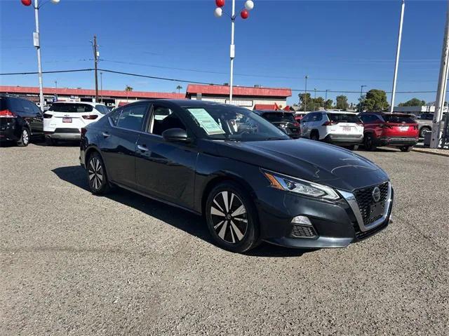 2022 nissan altima 2.5 sv