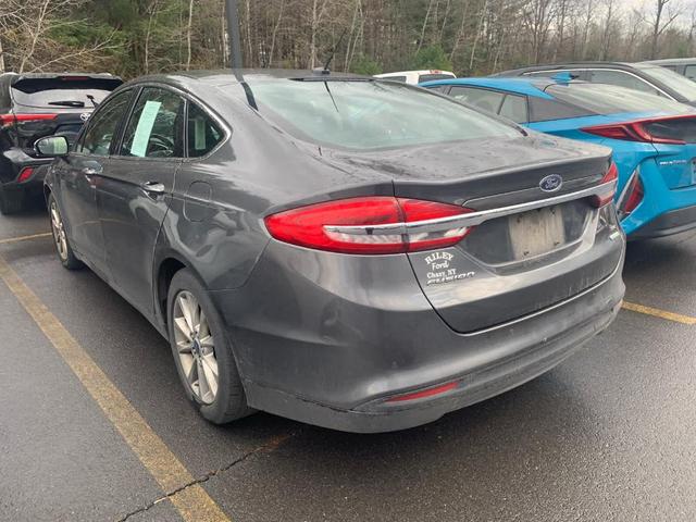 2017 ford fusion se