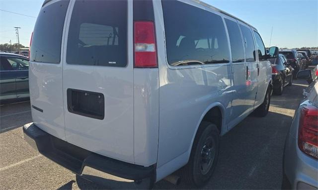 2018 chevrolet express 3500 lt