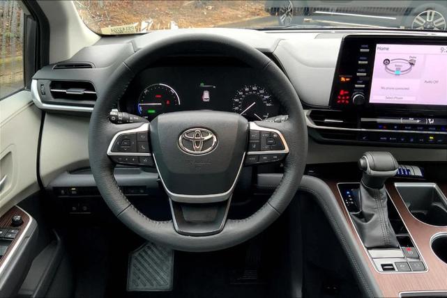 2023 toyota sienna xle