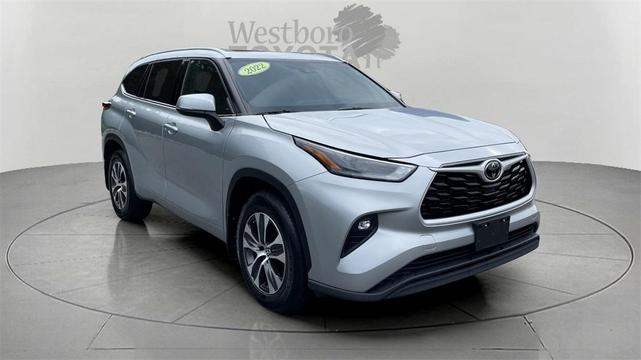 2022 toyota highlander xle