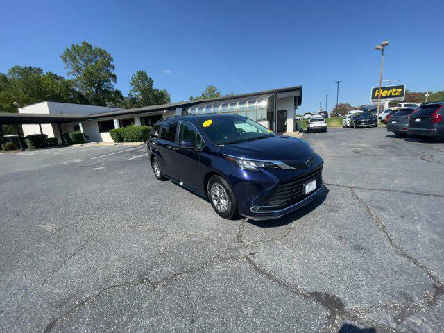 2023 toyota sienna xle 8 passenger