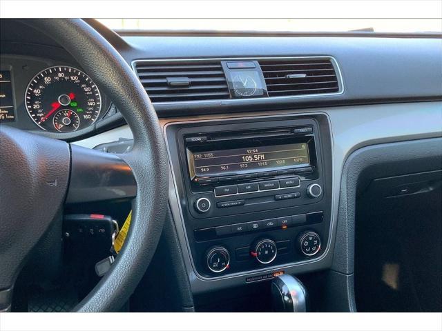 2015 volkswagen passat 1.8t auto s