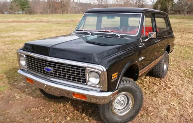 restomod fuel injected ls 4x4 frame off restored cold a/c houndstooth stunning