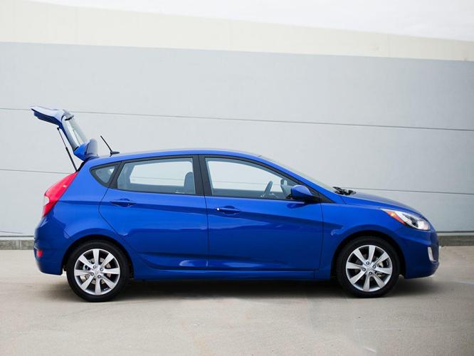 2012 hyundai accent se se 4dr hatchback for sale in north hampton, new hampshire