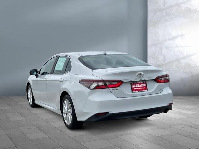 2023 toyota camry le