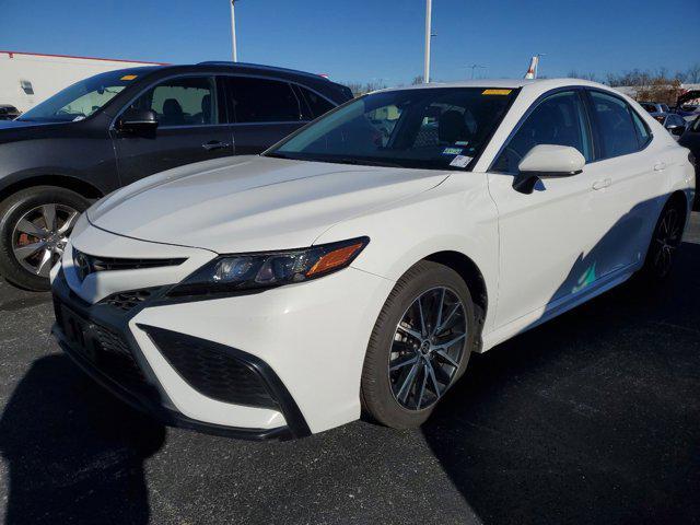 2021 toyota camry se