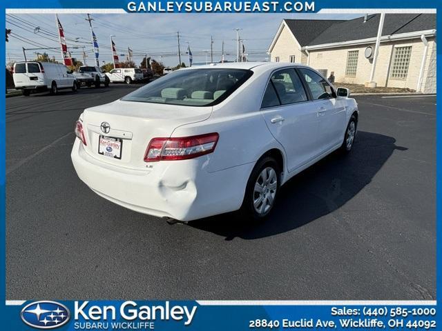 2011 toyota camry le