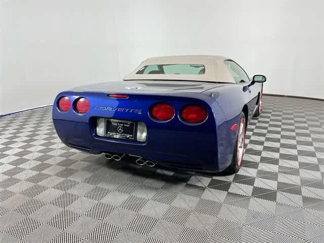 2004 chevrolet corvette base