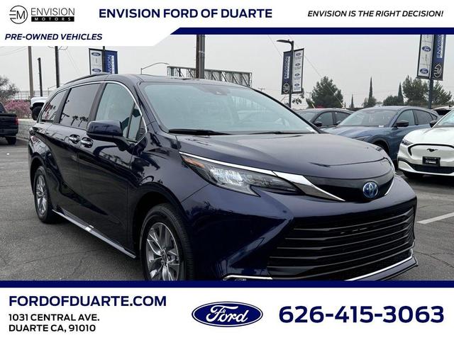 2024 toyota sienna xle