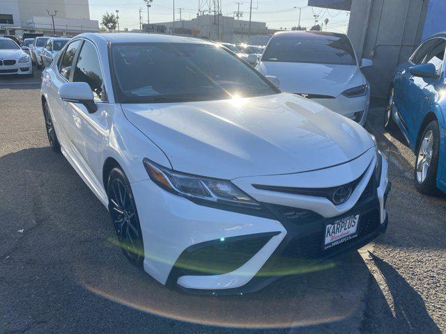 2022 toyota camry se
