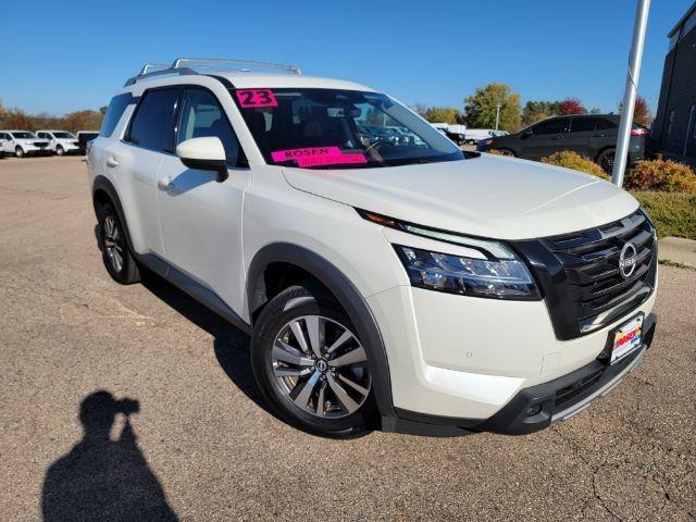 2023 nissan pathfinder sl