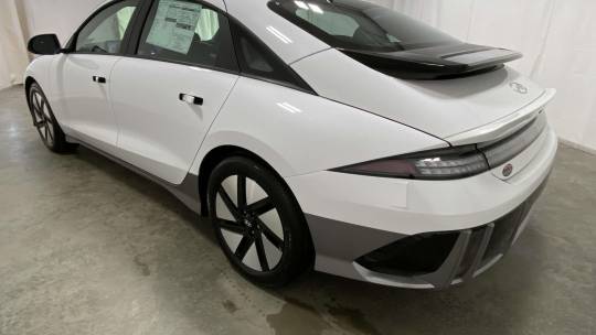 2025 Hyundai IONIQ 6 se