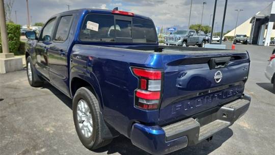 2022 nissan frontier sv