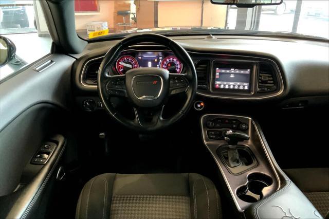 2018 dodge challenger sxt