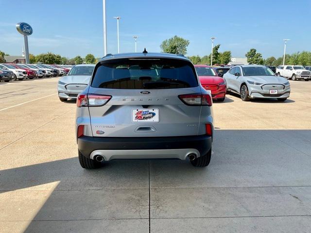 2022 ford escape titanium