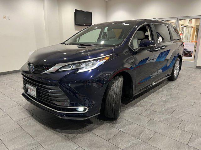 2025 toyota sienna limited 7-passenger