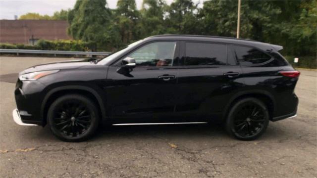 2023 toyota highlander xse