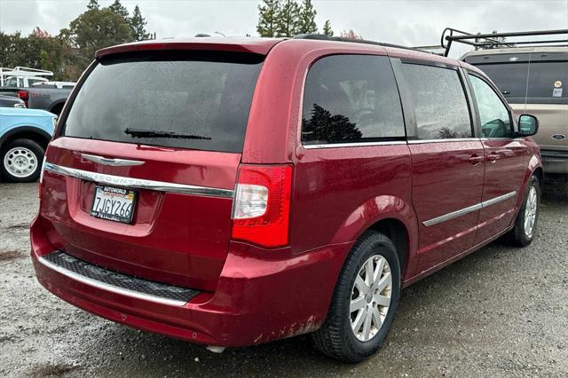 2014 chrysler town & country touring